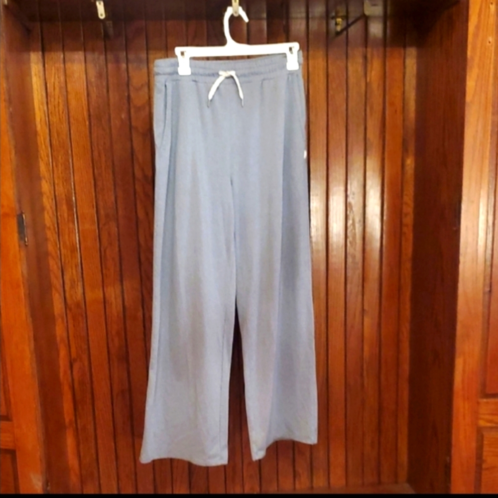 VUORI SIZE MEDIUM Gray Wide-Leg Lounge Pants